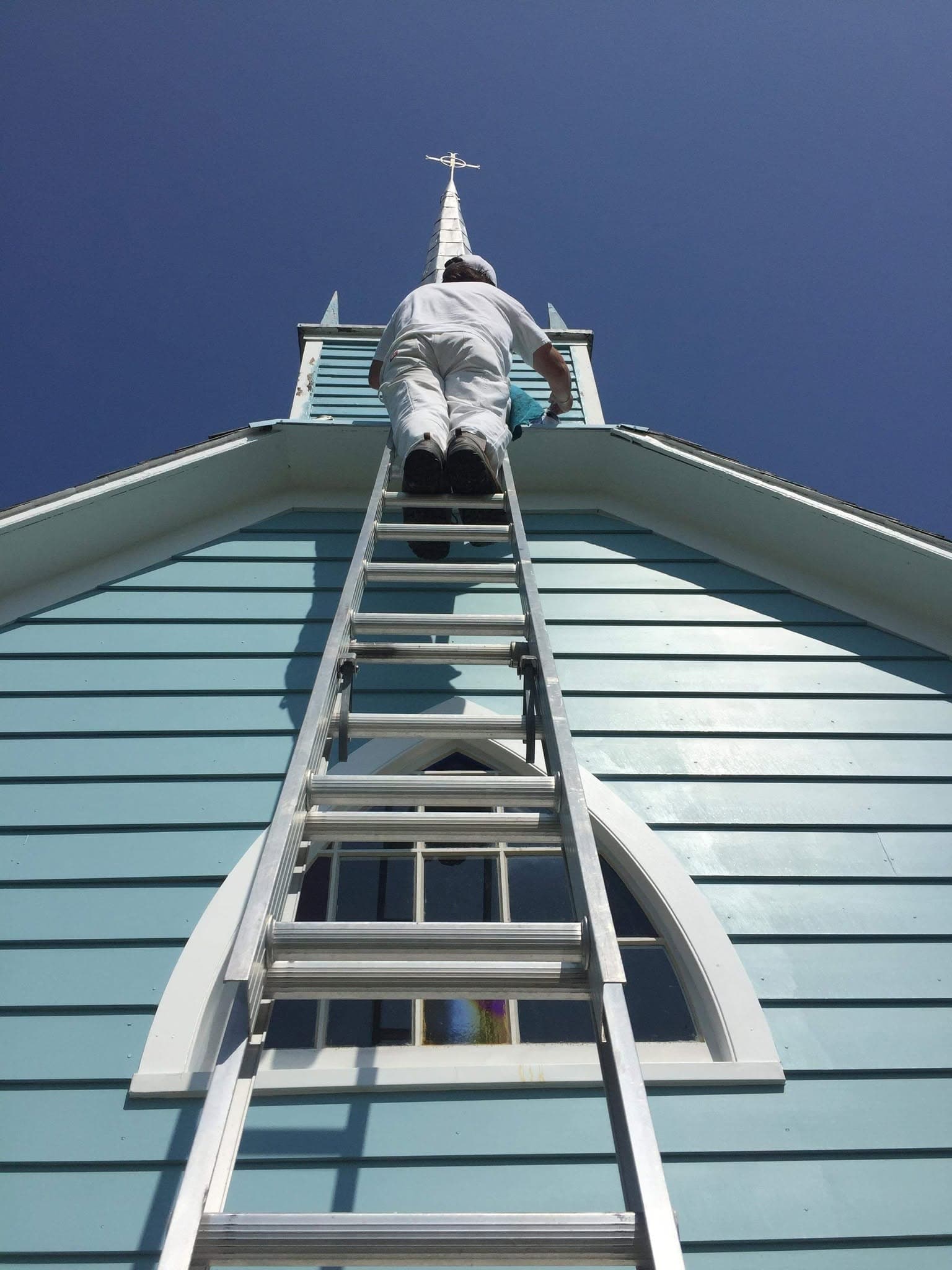 Painter offering on-site project consultation